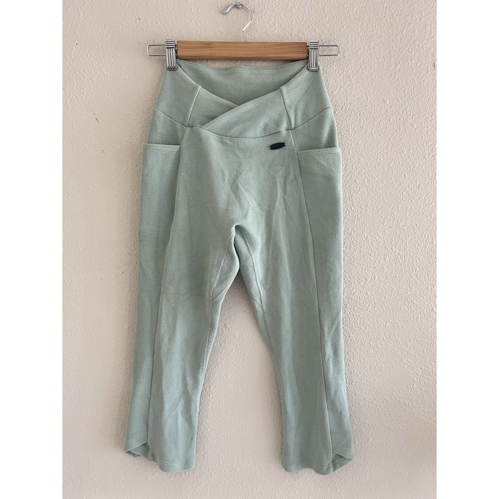 Gymshark Pistachio Ice Cream Poise Cropped Performance Leggings Women's S Active